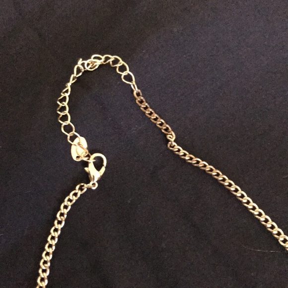 🔸Goldtone Cross Necklace - Picture 6 of 6